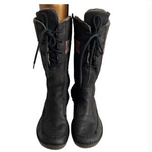 Teva boots used, but they’re still a great boot! Inside pile is showing wear.